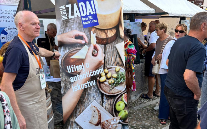 Okusi Zadarske županije oduševili na 3. Skradinskom festivalu rižota i načina života