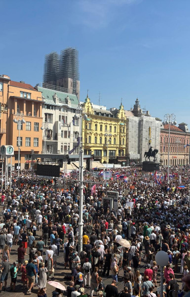 Brojni političari na Jelačićevom trgu: ‘Ljudi su siti. Ovo je dokaz da Hrvatska još nije propala’