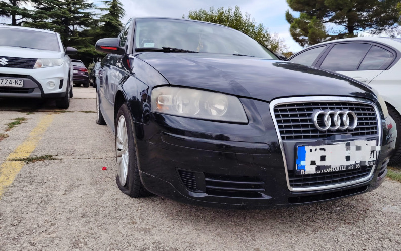 INCIDENT U ZADRU Netko probušio gume na automobilu srbijanskih oznaka