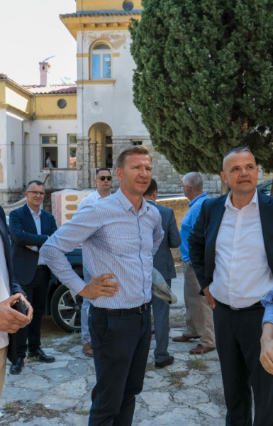 U Benkovcu traje velika obnova Doma zdravlja, obišao je župan Bilaver