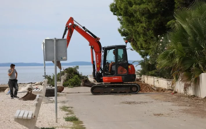 PROJEKT VRIJEDAN 150 TISUĆA EURA Virsko naselje Kozjak dobiva novu javnu rasvjetu