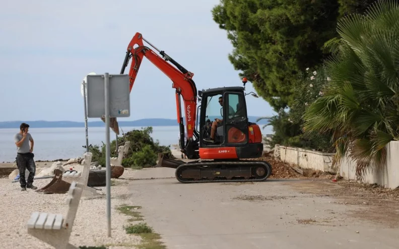 PROJEKT VRIJEDAN 150 TISUĆA EURA Virsko naselje Kozjak dobiva novu javnu rasvjetu