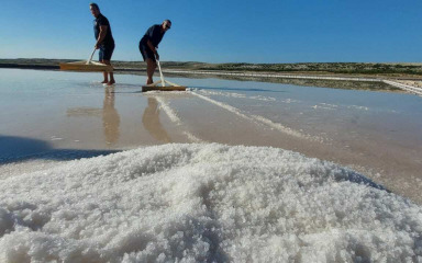 “Bijelo zlato“ dobilo svoj mjesec: Pag cijeli rujan slavi sol i stoljetnu solarsku tradiciju