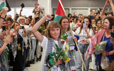 Greta Thunberg se pridružila učeničkim i studentskim prosvjedima u Francuskoj: ‘Krade nam se budućnost’