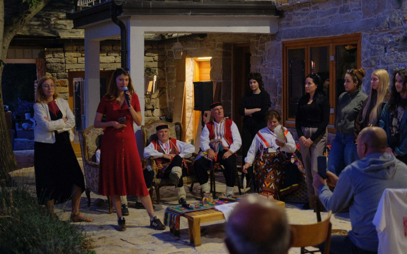 Festival u Gornjem Karinu povezao baštinu, umjetnost, ekologiju i iskustva migranata: 'Stvarnost je bila kompleksnija od svođenja na jedan identitet ili selo'