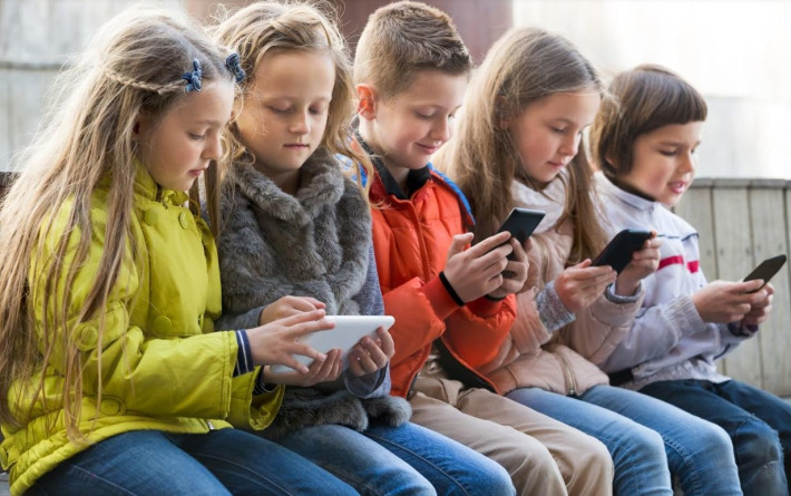 Zadarska djeca poslala neočekivanu poruku roditeljima: ‘Kontrolirajte nam mobitele!’