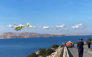 Motociklist stradao na Jadranskoj magistrali, prevezla ga helikopterska hitna