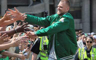 Kristaps Porzingis do daljnjeg van terena zbog zdravstvenih problema