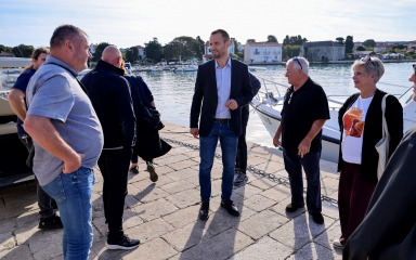 Gradonačelnik Erlić obišao Silbu, Olib, Premudu i Ist: ‘Želimo da se ulaganja i poboljšanja osjete u svakodnevnom životu otočana’