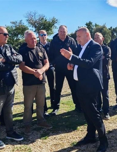 Medved obišao jamu kod Benkovca: ‘Zorno pokazuje komunističko-partizanske zločine’
