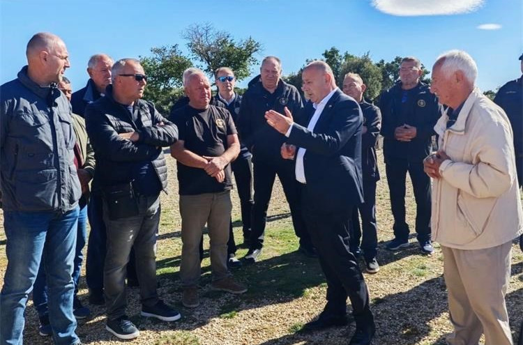 Medved obišao jamu kod Benkovca: 'Zorno pokazuje komunističko-partizanske zločine'