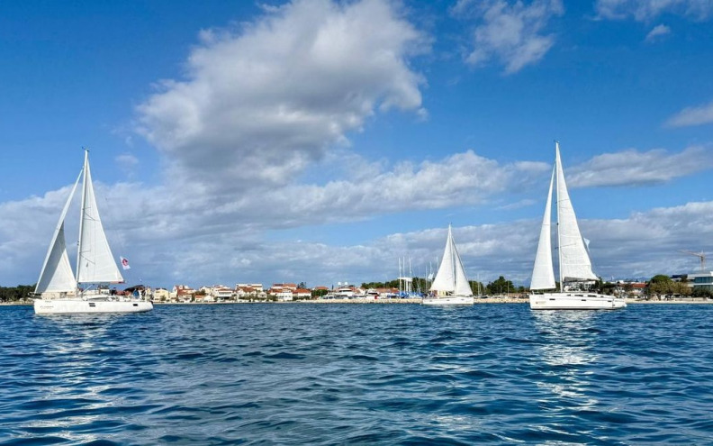 USUSRET ZADARSKOJ KOKI U petak na Vitrenjaku 6. Radijska regata