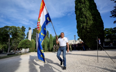 Polaganjem vijenaca započelo obilježavanje 35. obljetnice Dana obrane Zadra: ‘Grad iskazuje zahvalnost braniteljima kojima duguje slobodu’